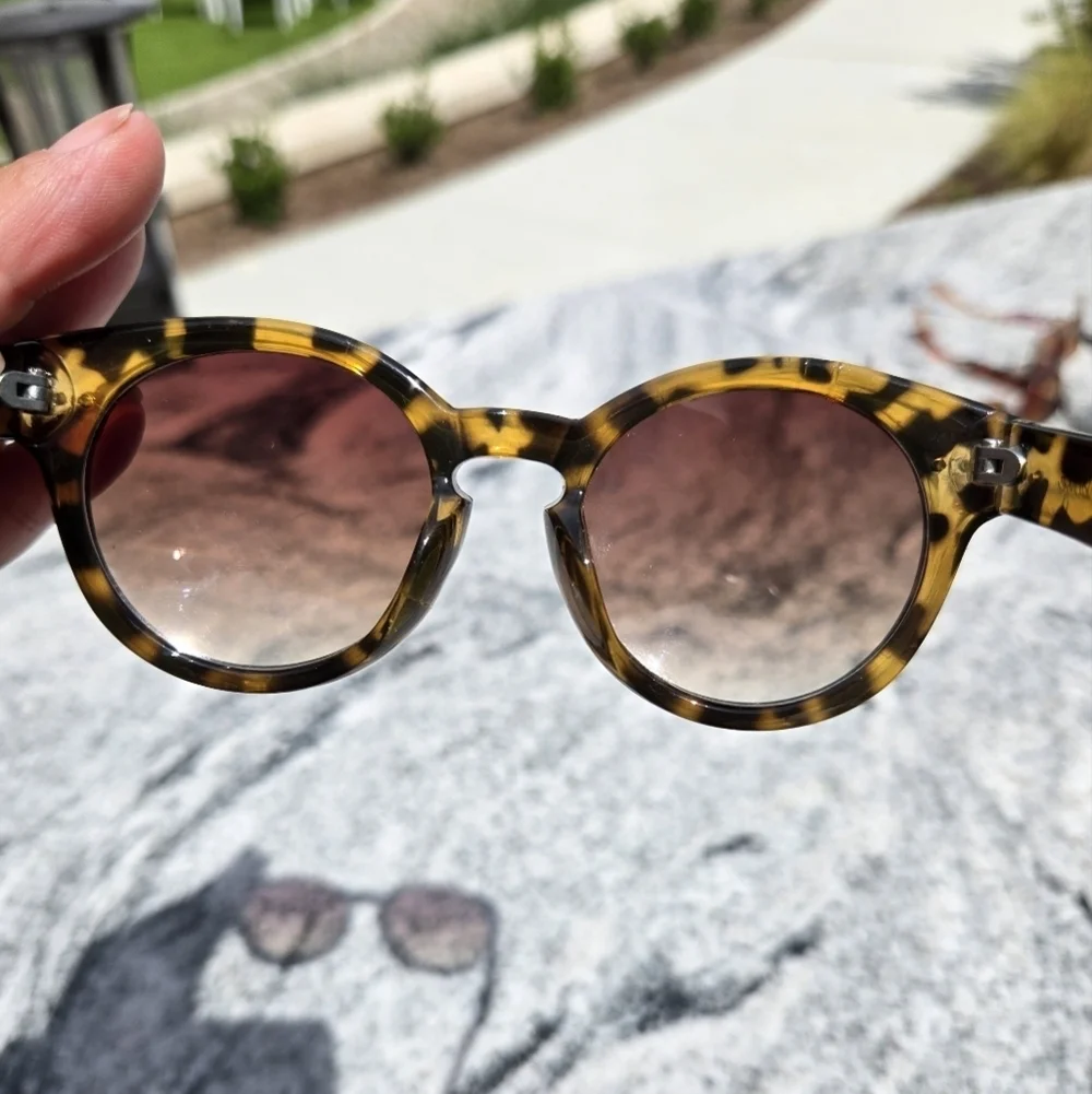 Olsenboye vintage Style round glasses Tortoise Color